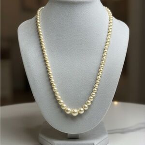 Vintage Cream Pearl Necklace